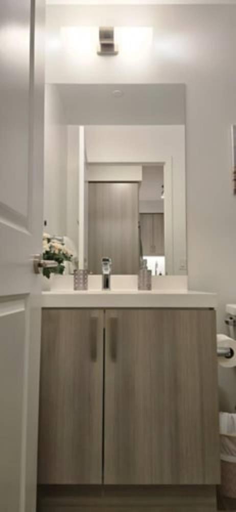 Nahani Way Properties Mississauga Bagian luar foto